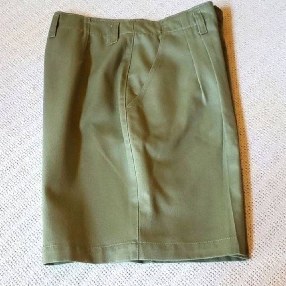 Northern Reflections Sage Green Pleated Chino Shorts Women 29 Waist High Rise